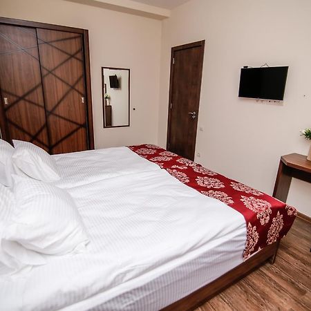 Hills Hotel Тбилиси Екстериор снимка