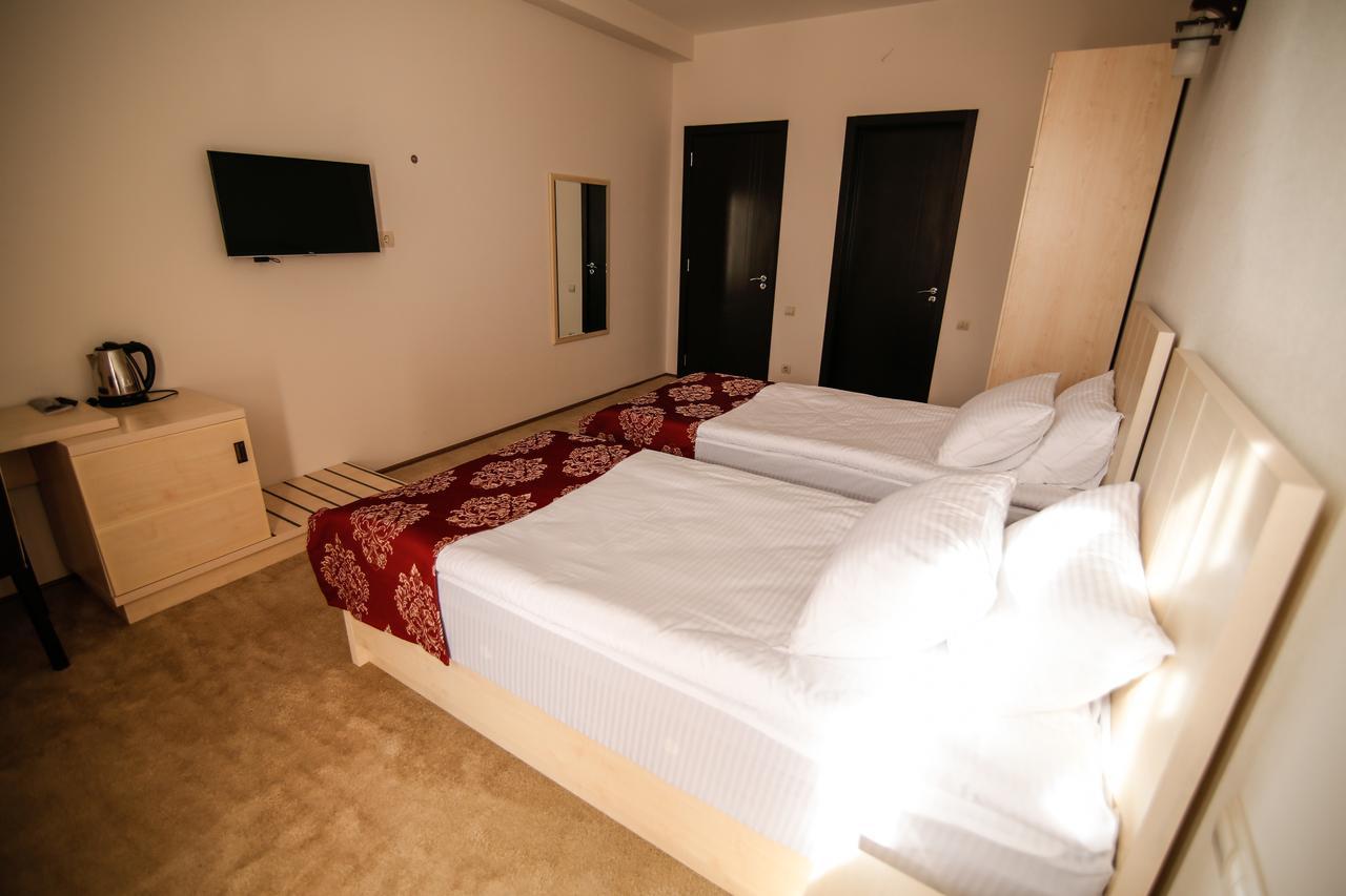 Hills Hotel Тбилиси Екстериор снимка
