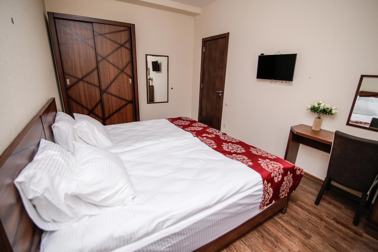 Hills Hotel Тбилиси Екстериор снимка