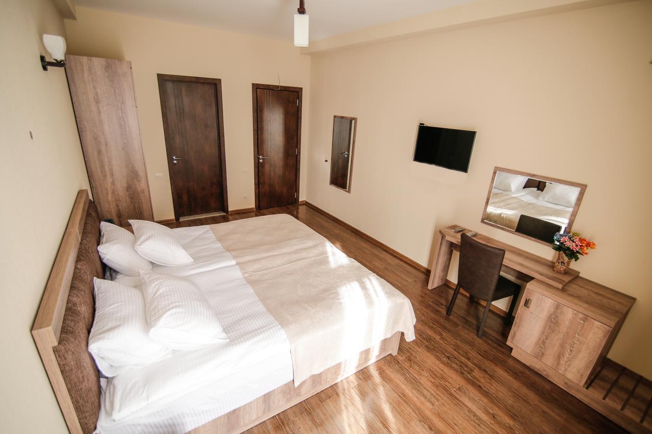 Hills Hotel Тбилиси Екстериор снимка