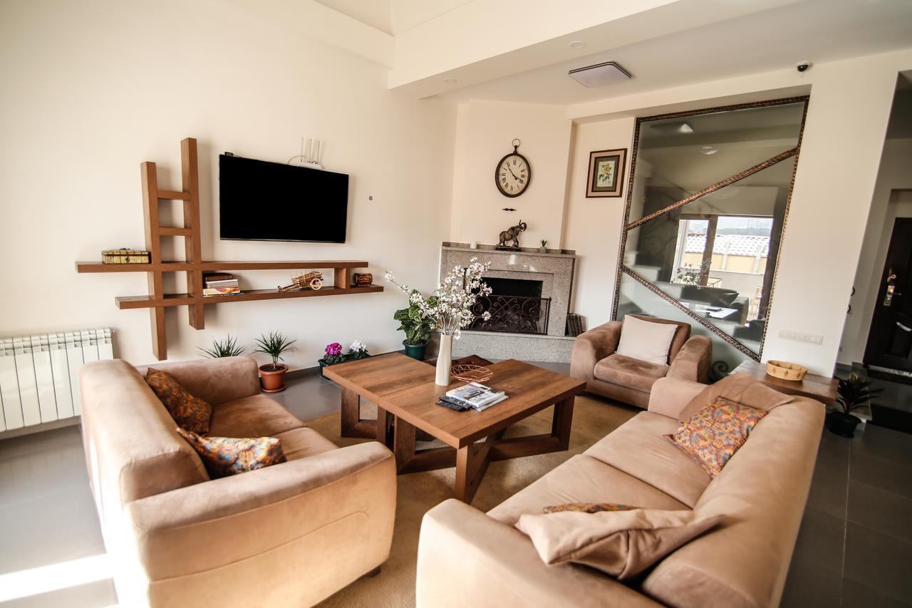 Hills Hotel Тбилиси Екстериор снимка