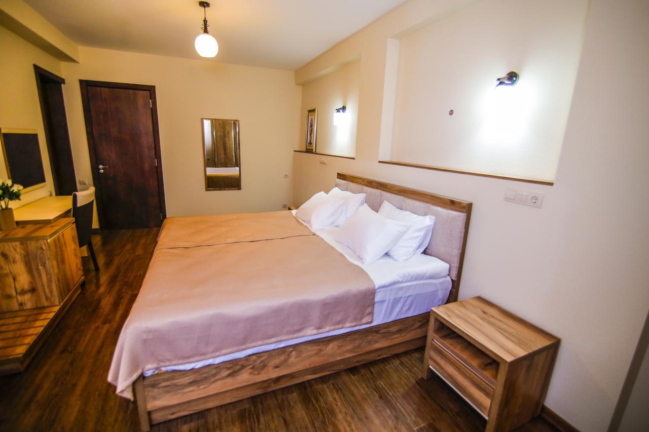 Hills Hotel Тбилиси Екстериор снимка