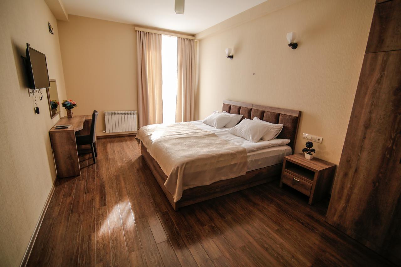 Hills Hotel Тбилиси Екстериор снимка