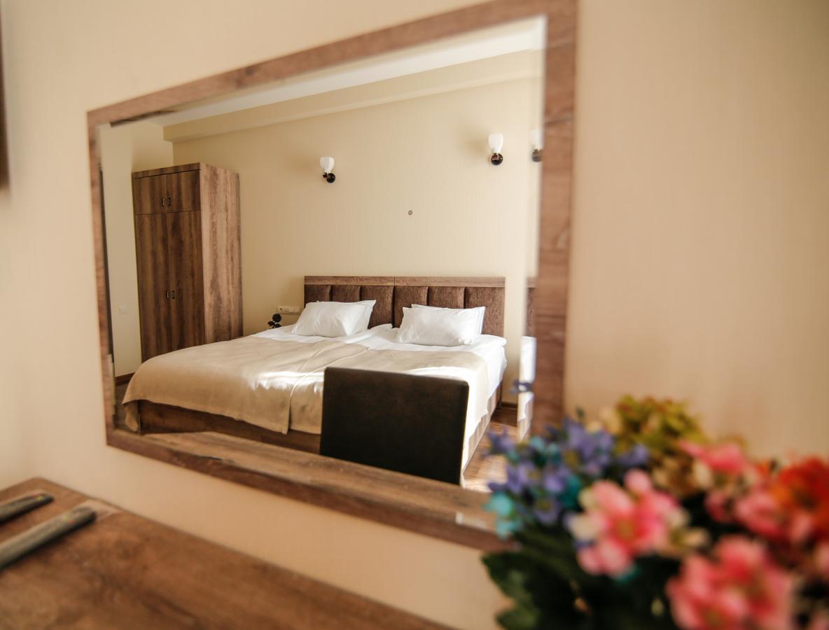 Hills Hotel Тбилиси Екстериор снимка