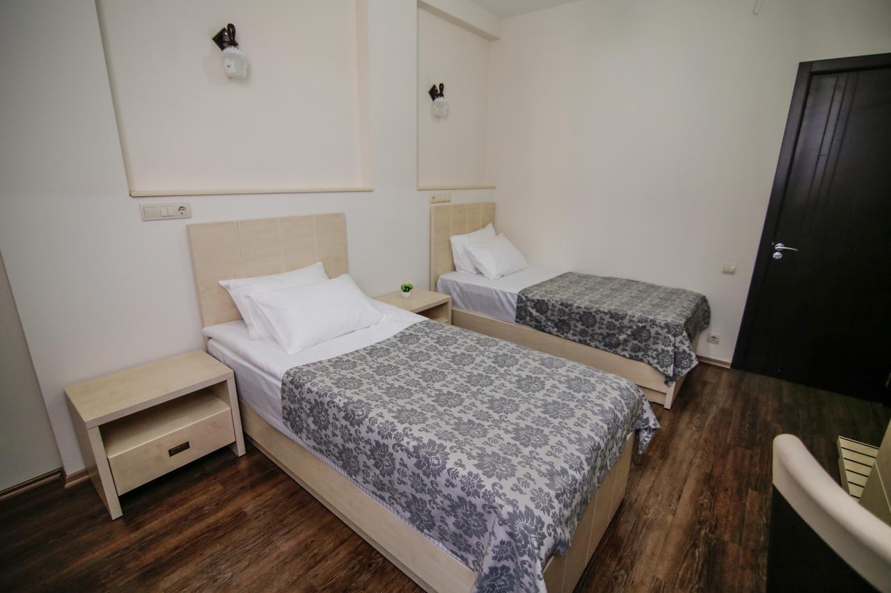 Hills Hotel Тбилиси Екстериор снимка