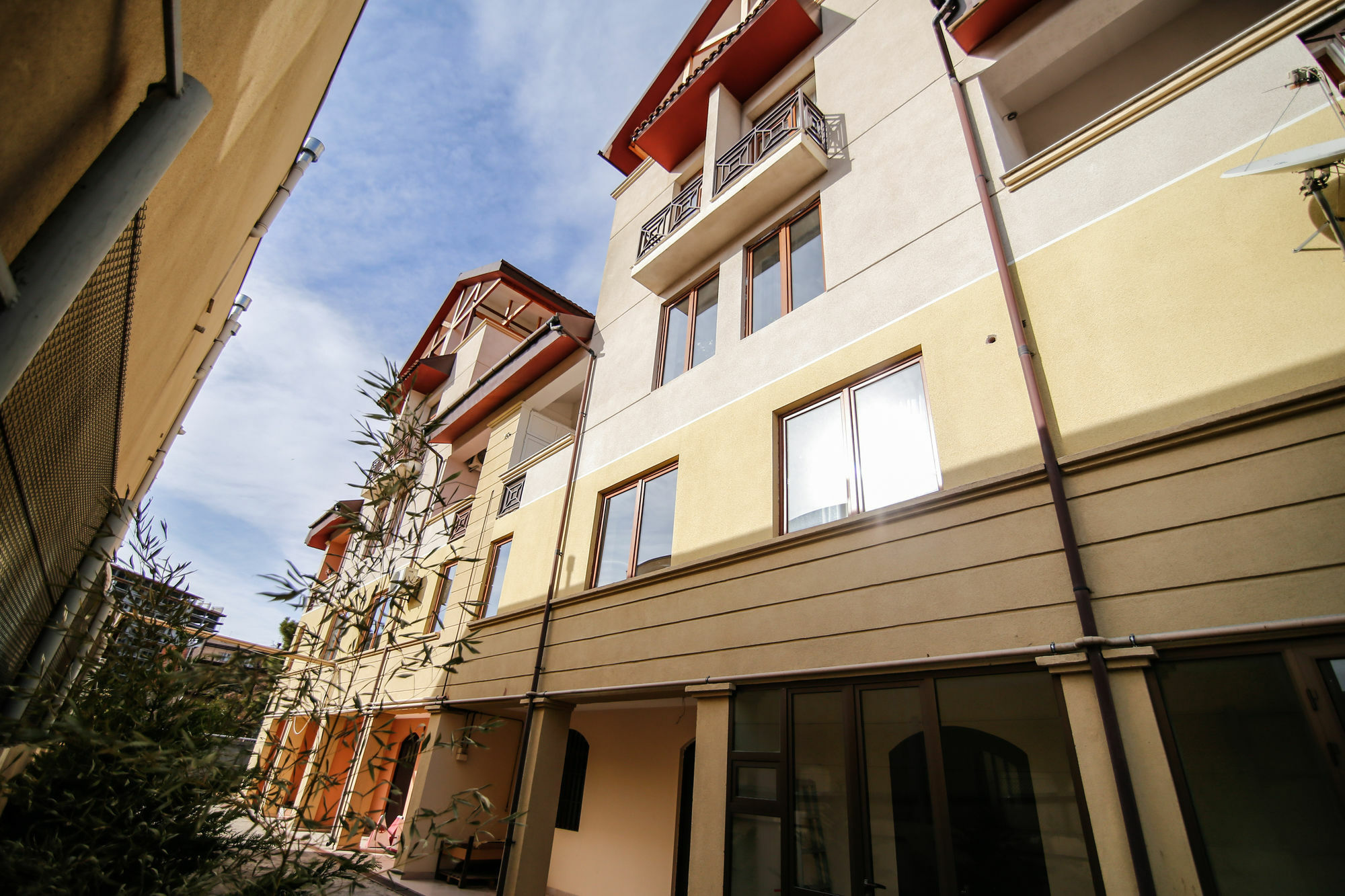 Hills Hotel Тбилиси Екстериор снимка